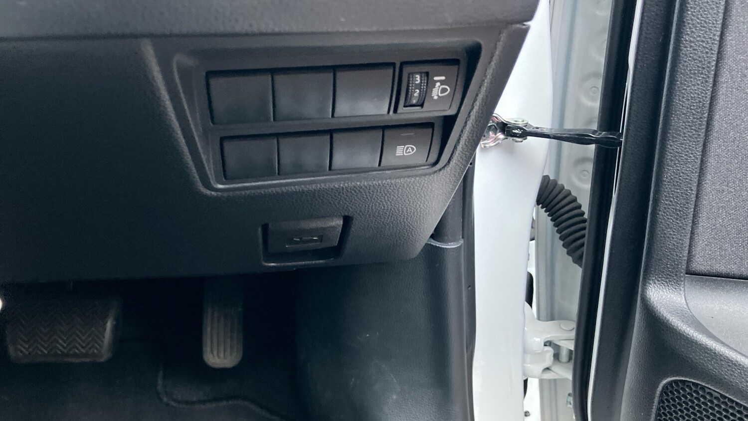 Used Toyota Yaris 2023 for sale - 77830430: Photo 39