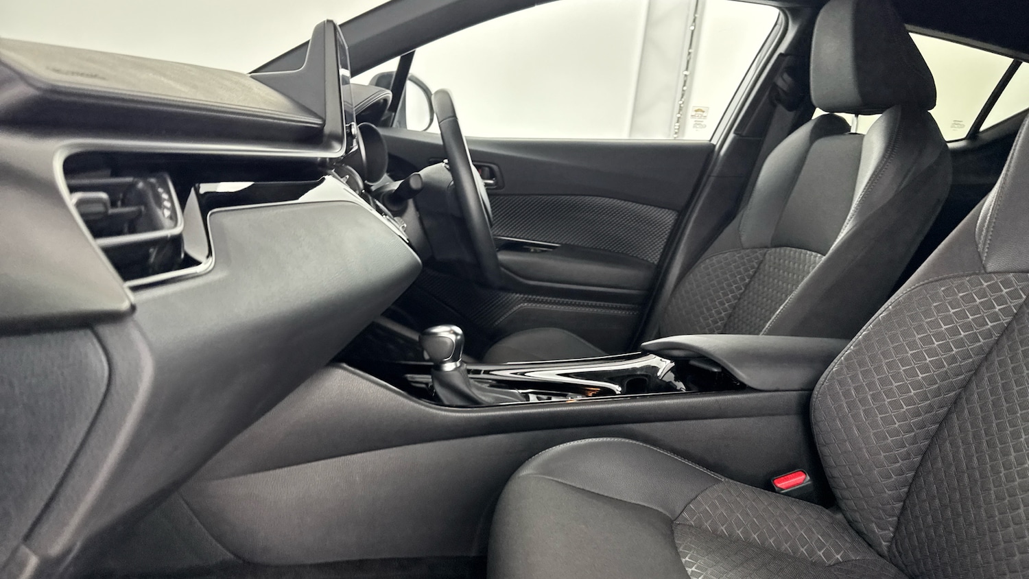 Used Toyota C-HR 2023 for sale - 77061337: Photo 10