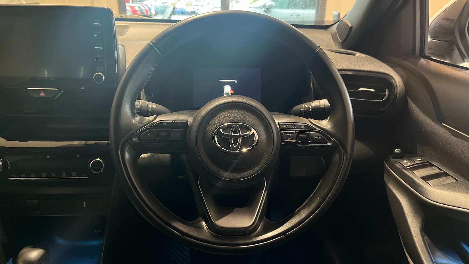 Used Toyota Yaris Cross 2022 for sale - 76142349: Photo 6