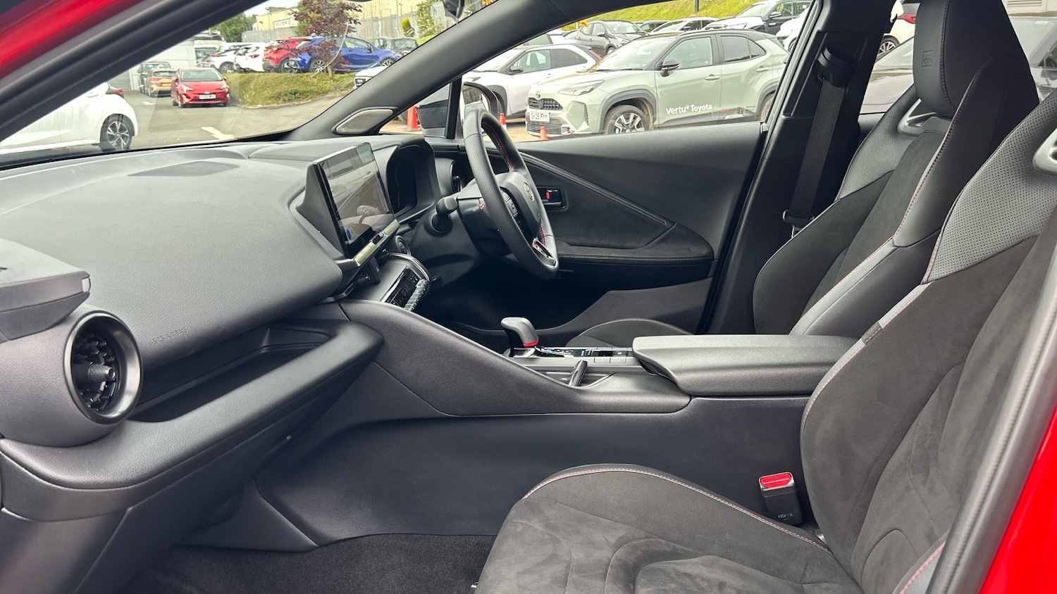 Used Toyota C-HR 2025 for sale - 76114211: Photo 10