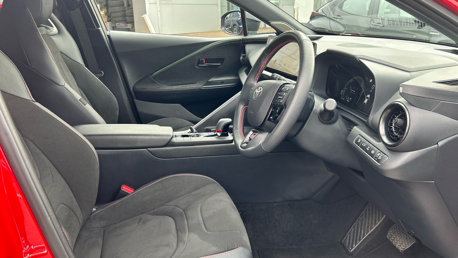 Used Toyota C-HR 2025 for sale - 76114211: Photo 11