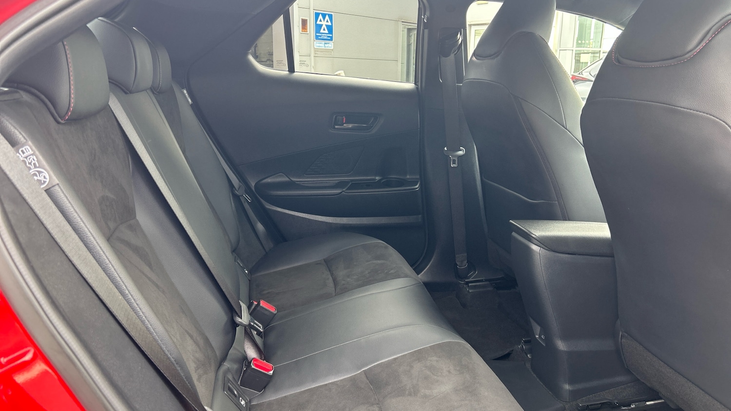 Used Toyota C-HR 2025 for sale - 76114211: Photo 12