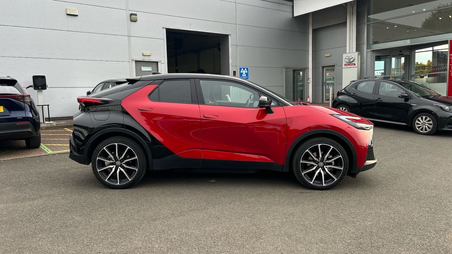 Used Toyota C-HR 2025 for sale - 76114211: Photo 16