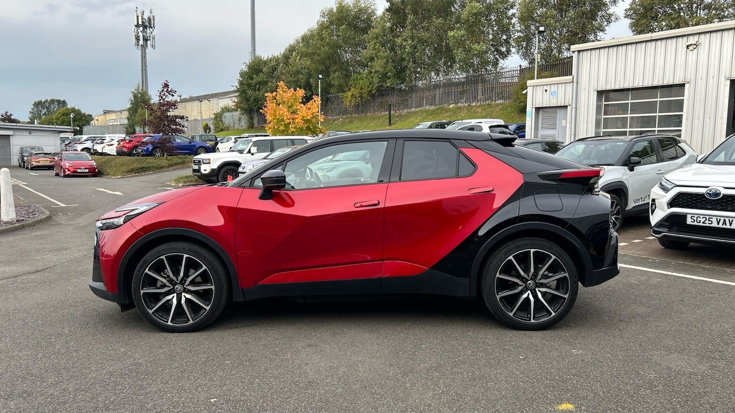 Used Toyota C-HR 2025 for sale - 76114211: Photo 17