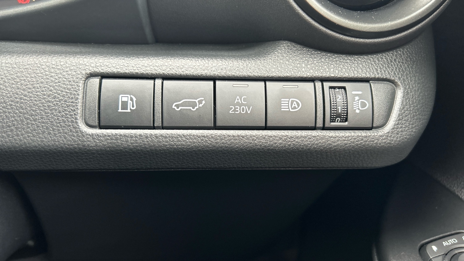 Used Toyota C-HR 2025 for sale - 76114211: Photo 36