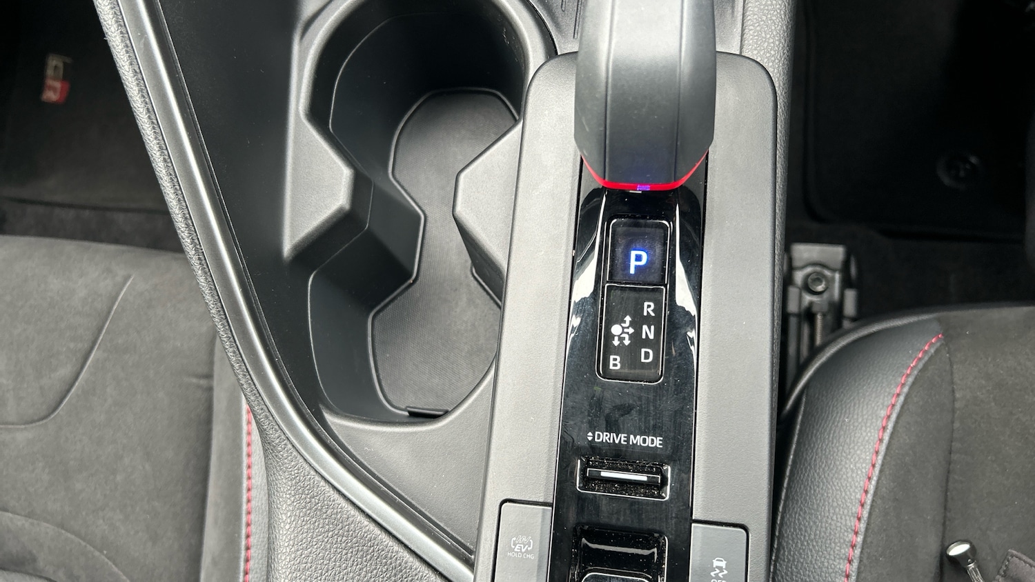 Used Toyota C-HR 2025 for sale - 76114211: Photo 41