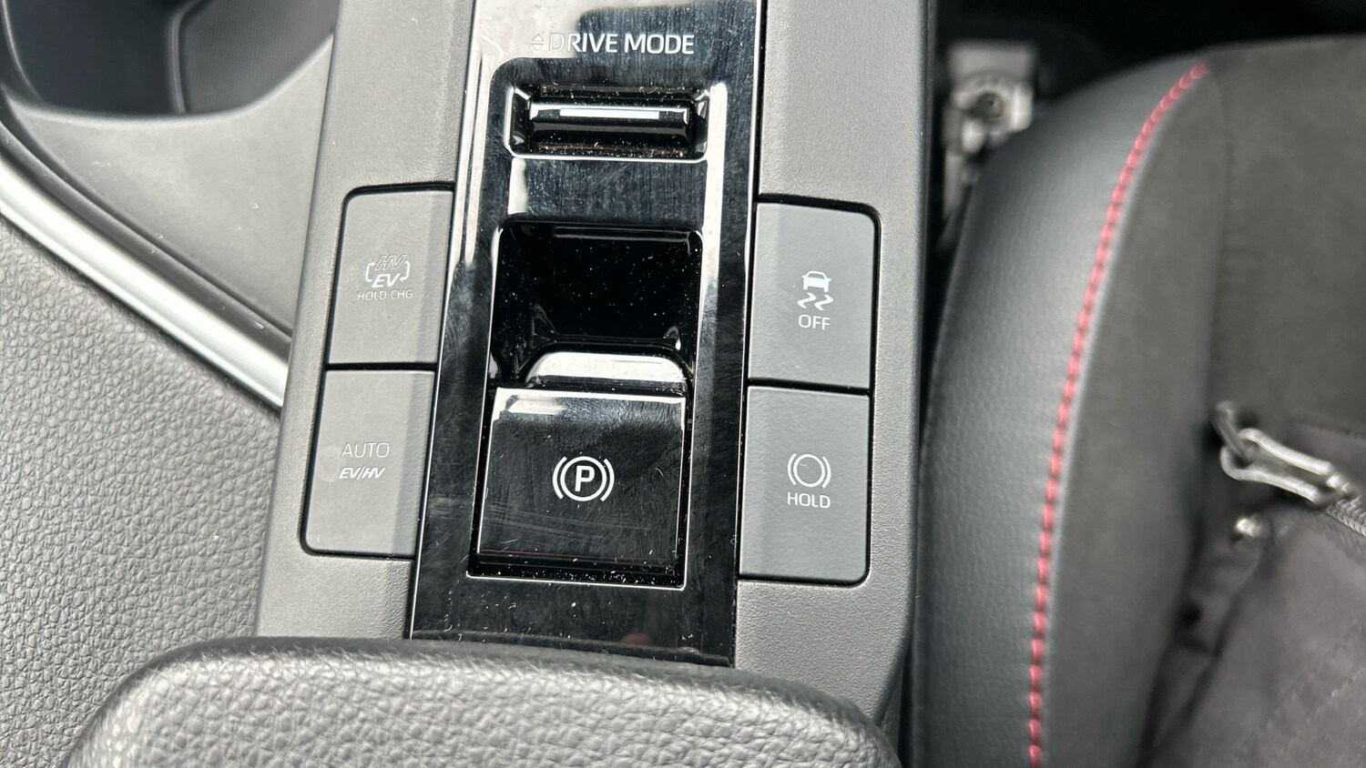Used Toyota C-HR 2025 for sale - 76114211: Photo 42