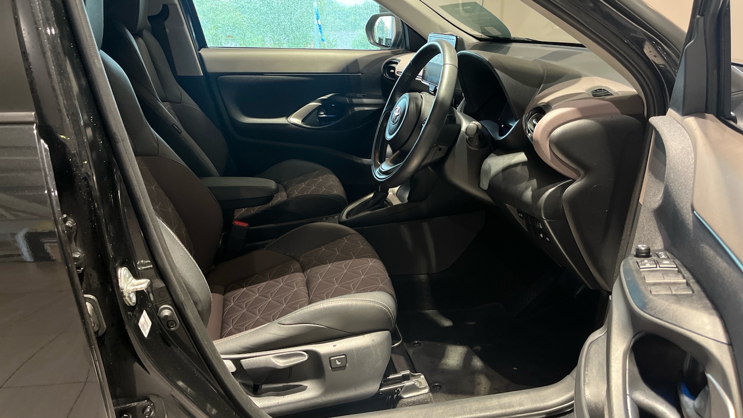 Used Toyota Yaris Cross 2023 for sale - 76127929: Photo 36