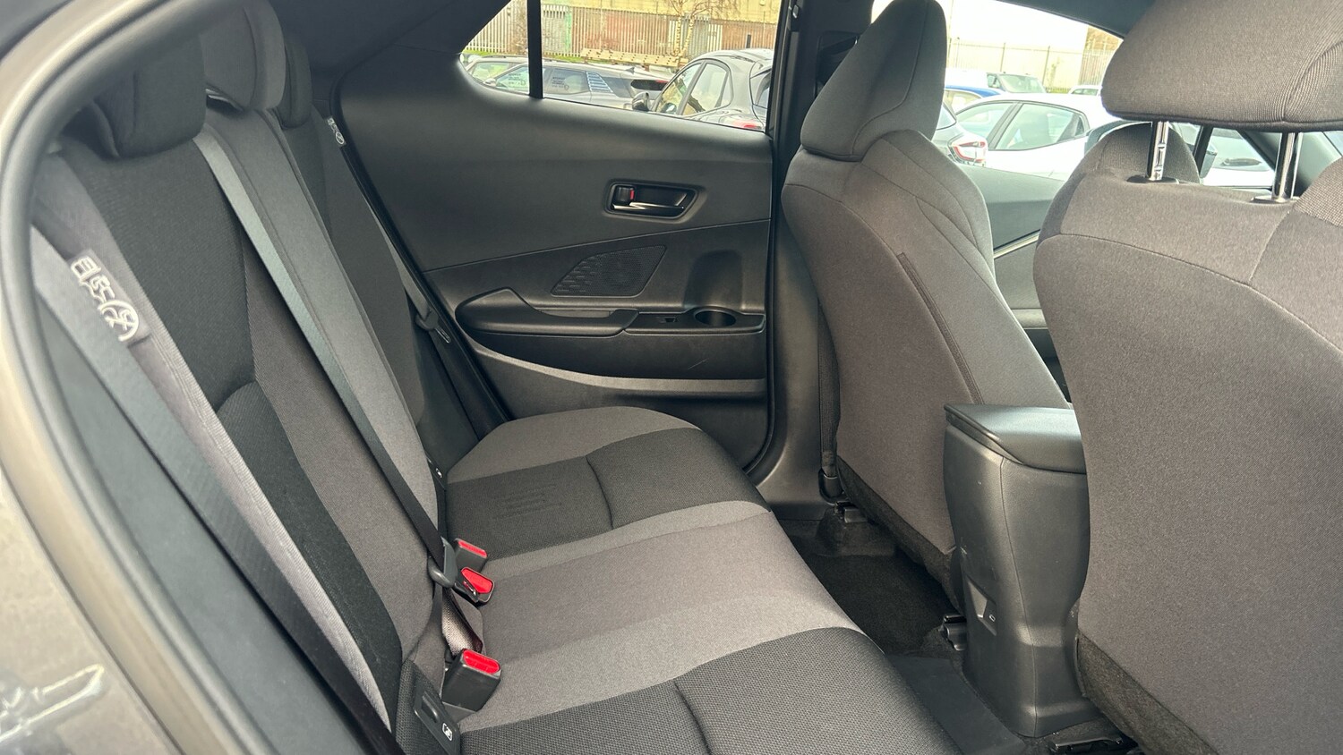 Used Toyota C-HR 2025 for sale - 76830539: Photo 12