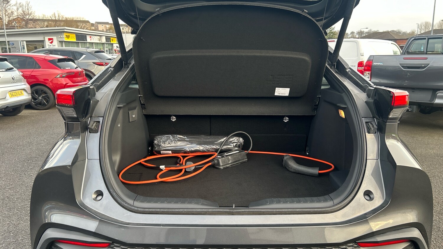 Used Toyota C-HR 2025 for sale - 76830539: Photo 14