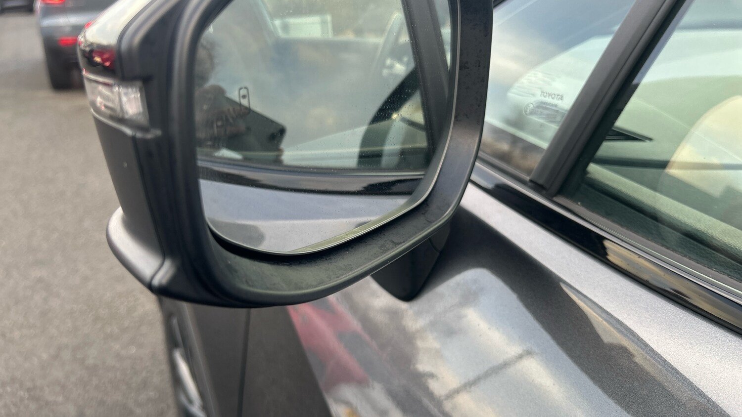 Used Toyota C-HR 2025 for sale - 76830539: Photo 30