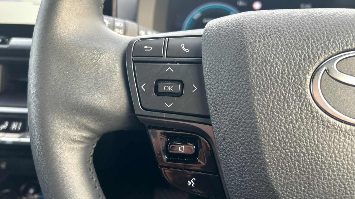 Used Toyota C-HR 2025 for sale - 76830539: Photo 34