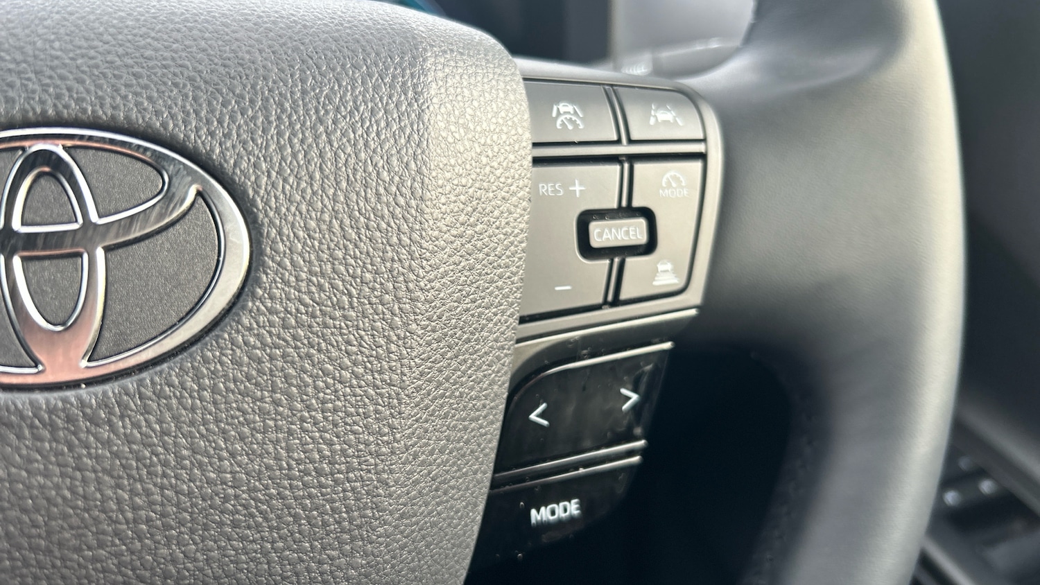 Used Toyota C-HR 2025 for sale - 76830539: Photo 35