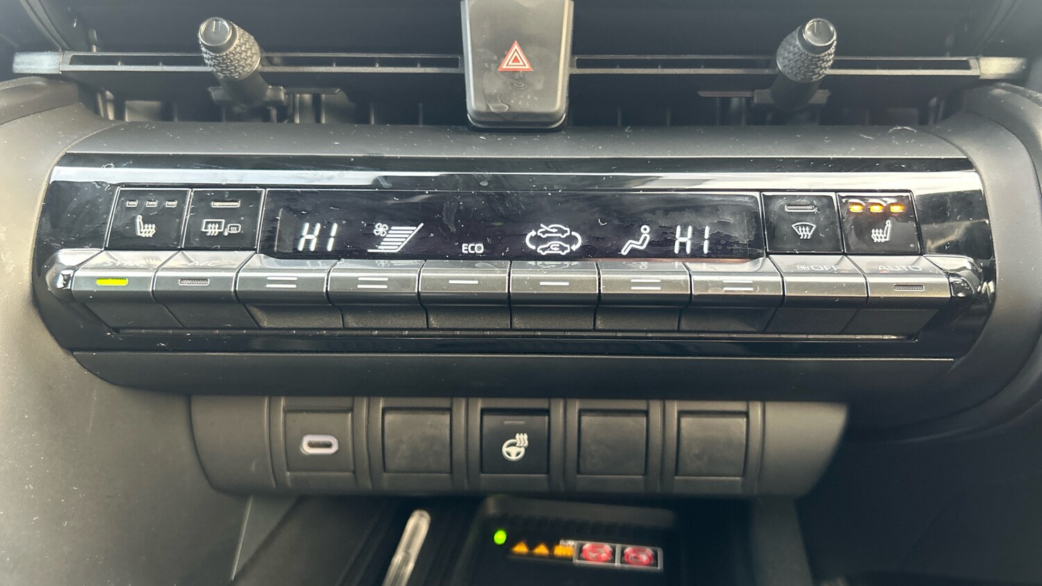 Used Toyota C-HR 2025 for sale - 76830539: Photo 40