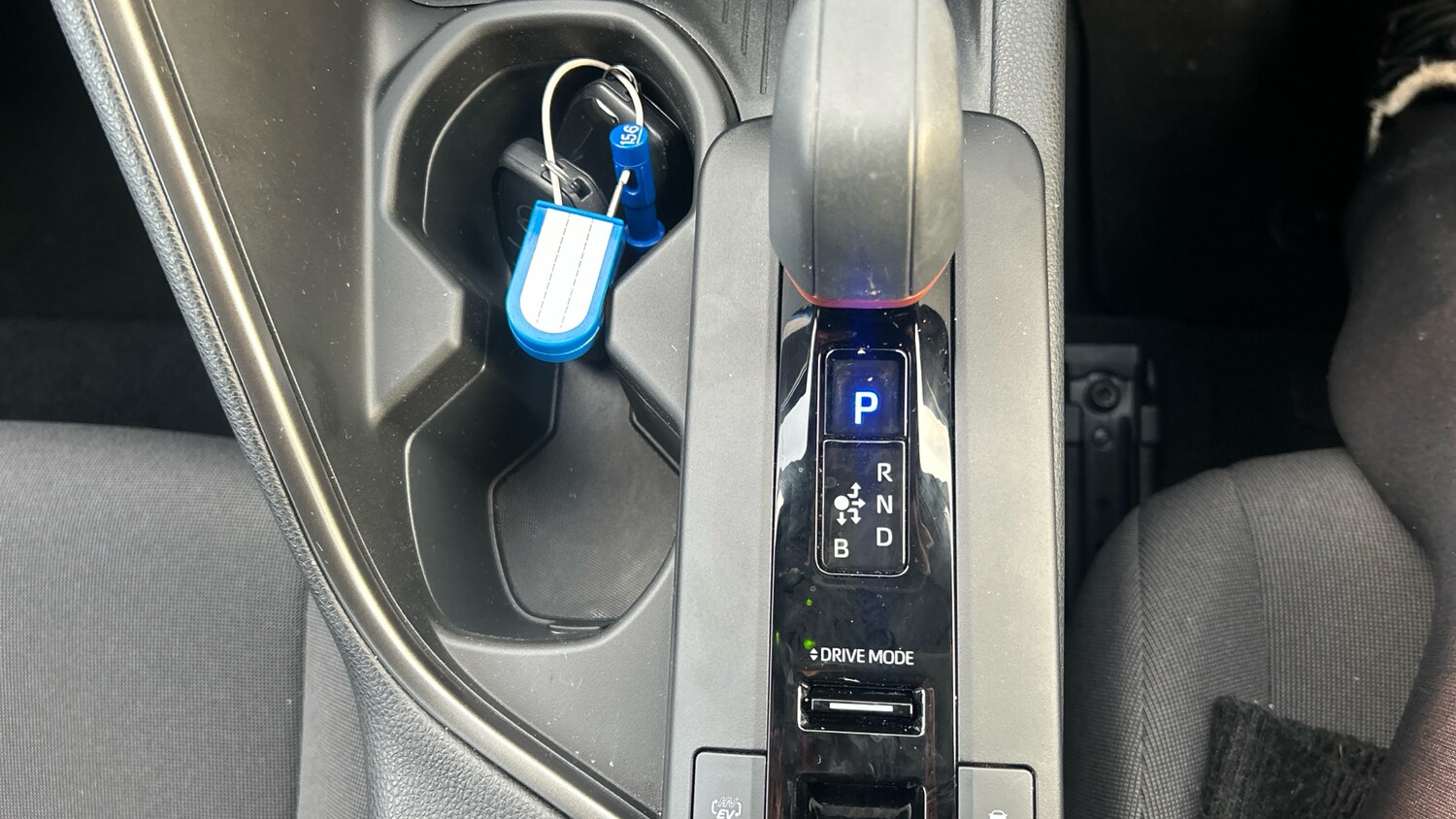 Used Toyota C-HR 2025 for sale - 76830539: Photo 42