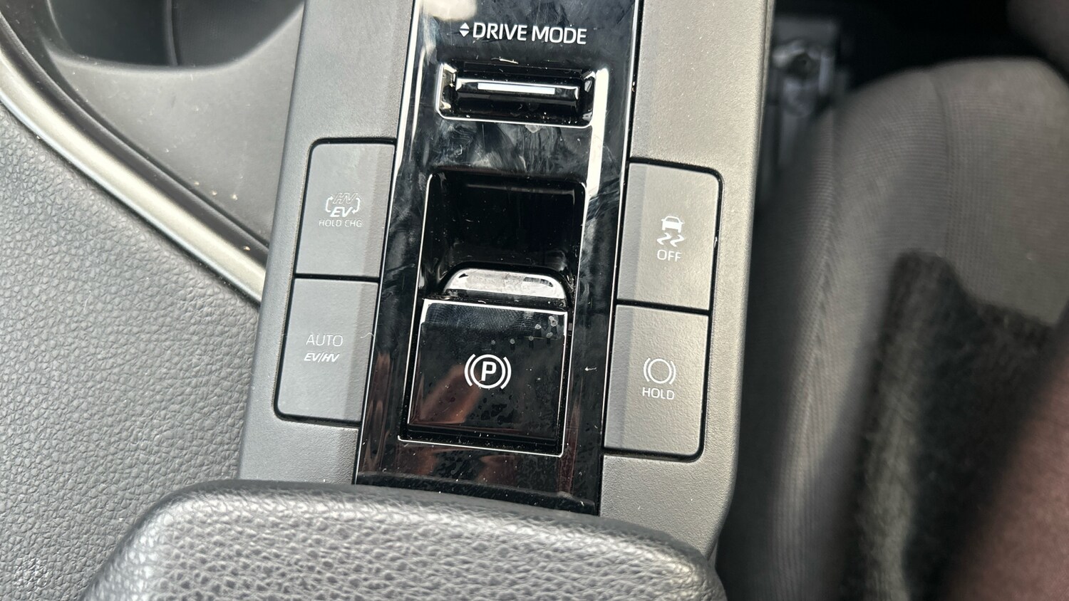 Used Toyota C-HR 2025 for sale - 76830539: Photo 43