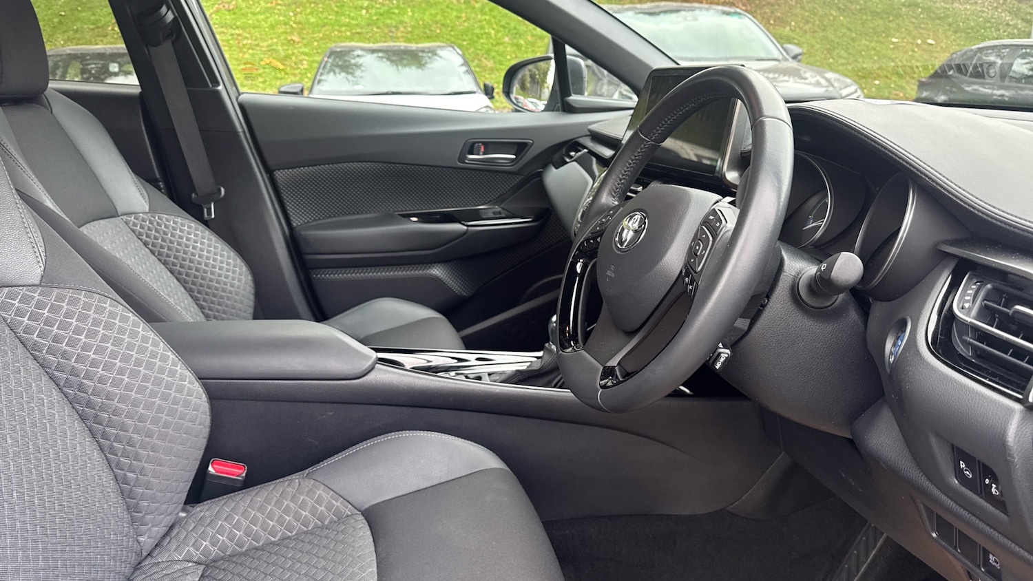 Used Toyota C-HR 2023 for sale - 76366847: Photo 11