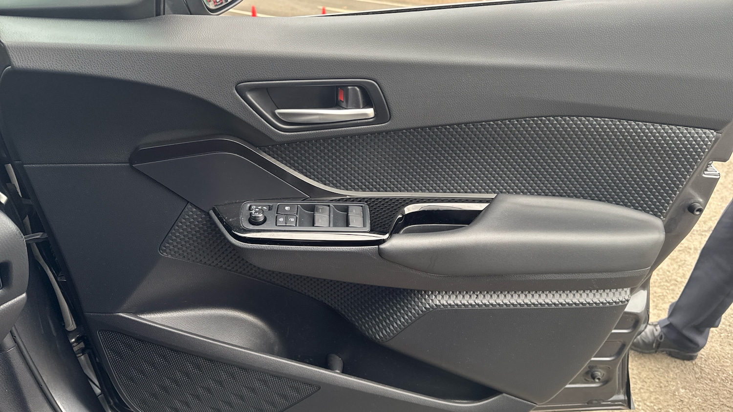 Used Toyota C-HR 2023 for sale - 76366847: Photo 35