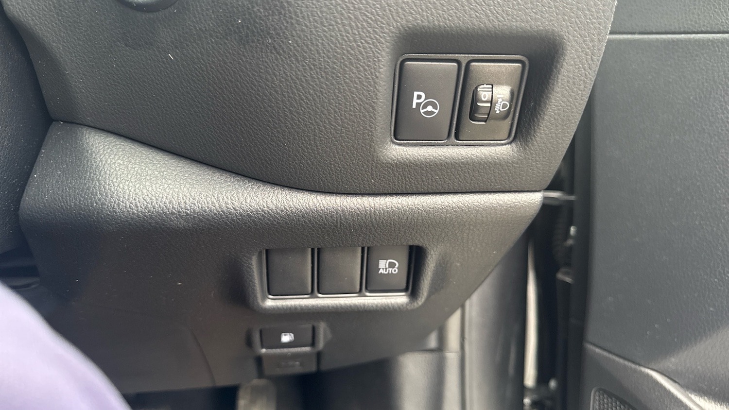 Used Toyota C-HR 2023 for sale - 76366847: Photo 37