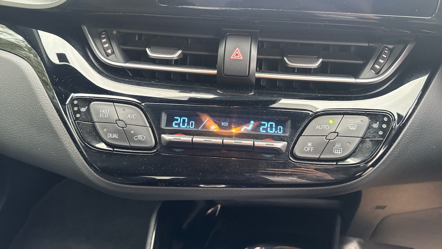 Used Toyota C-HR 2023 for sale - 76366847: Photo 44