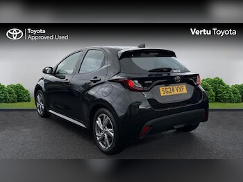 Used Toyota Yaris 2024 for sale - 77774352: Photo