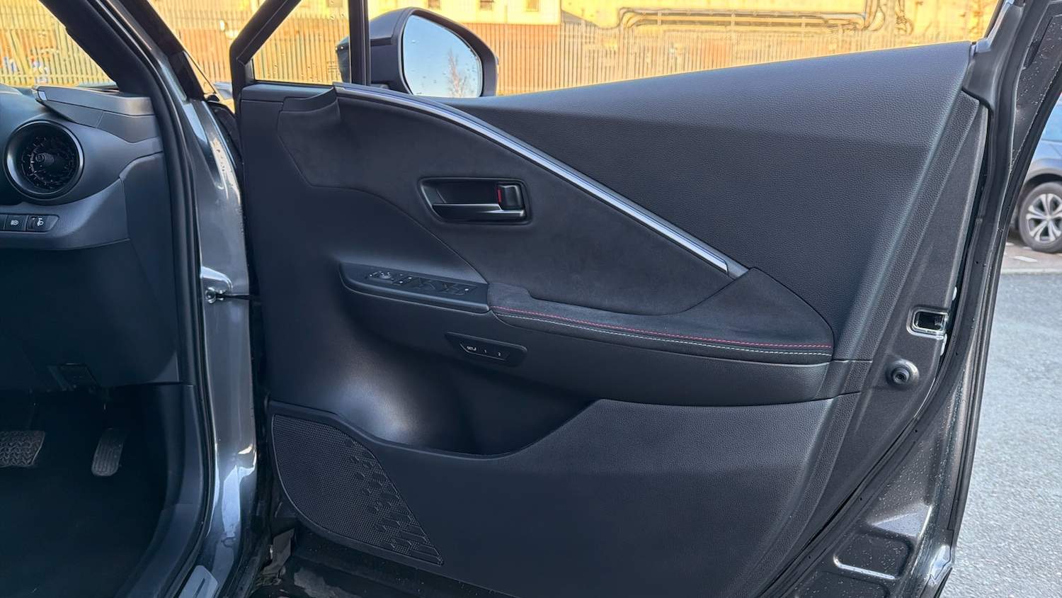 Used Toyota C-HR 2025 for sale - 76963187: Photo 27