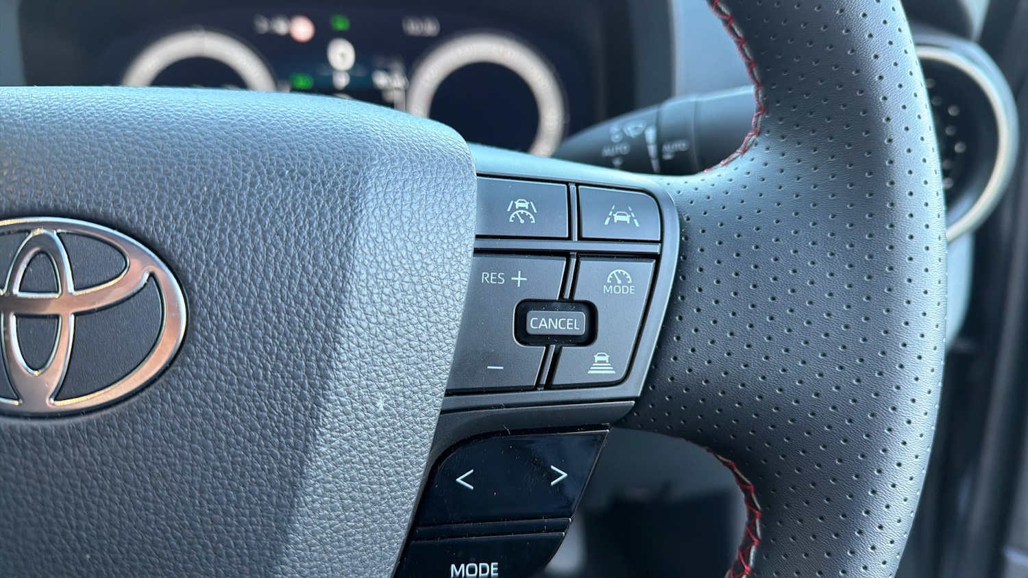 Used Toyota C-HR 2025 for sale - 76963187: Photo 31