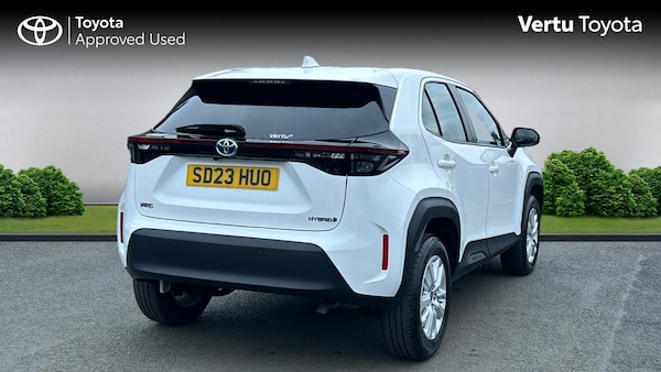 Used Toyota Yaris Cross 2023 for sale - 76287813: Photo 2