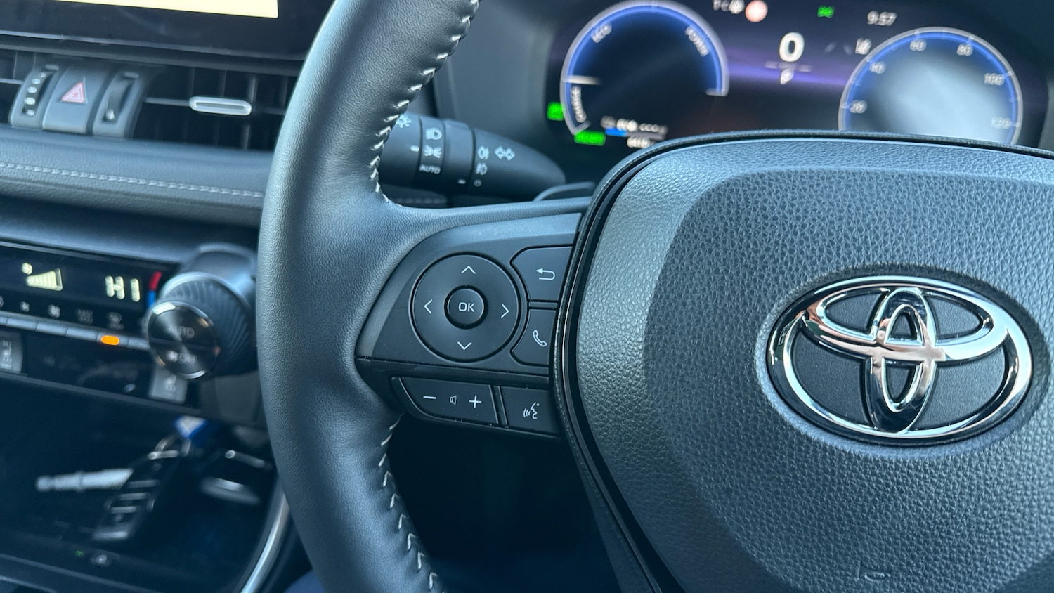 Used Toyota RAV4 2025 for sale - 77125006: Photo 30