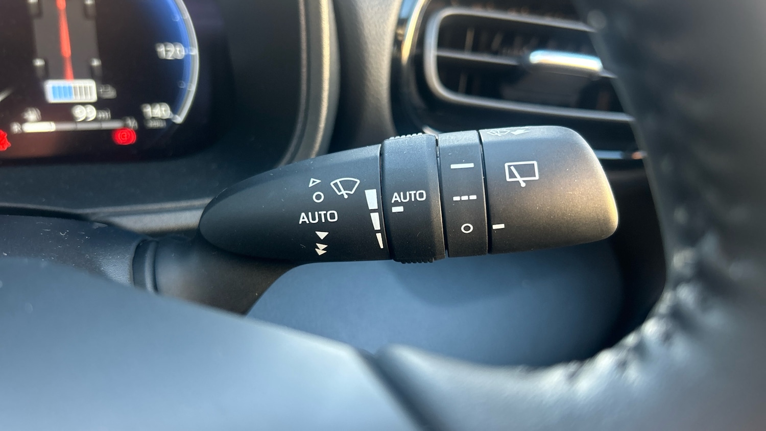 Used Toyota Yaris 2025 for sale - 76963215: Photo 35