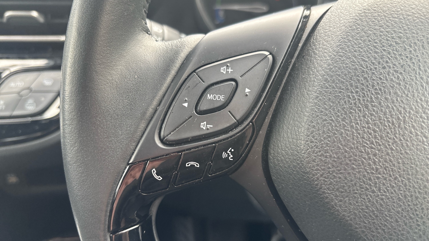 Used Toyota C-HR 2022 for sale - 76065962: Photo 33