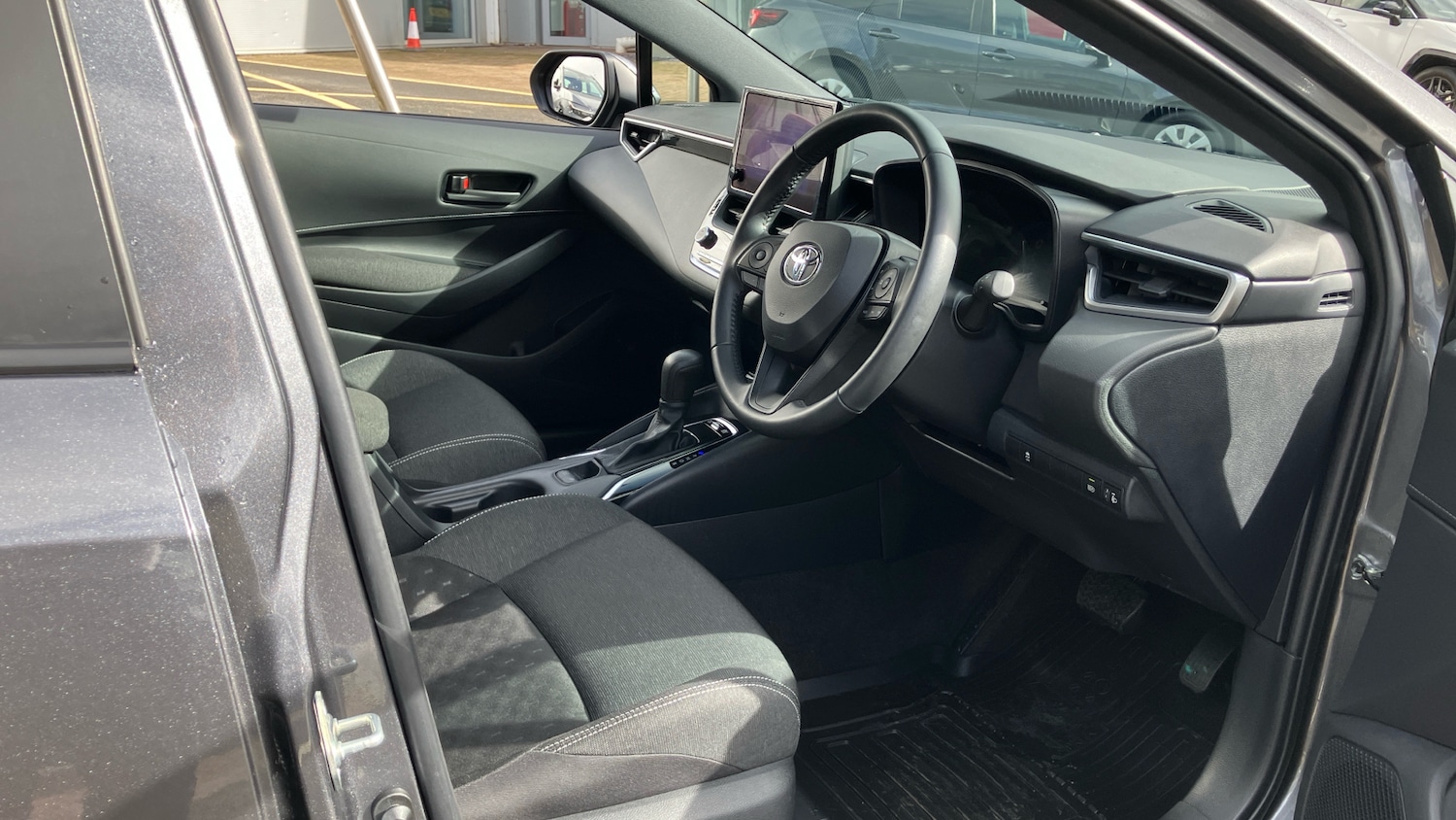 Used Toyota Corolla 2024 for sale - 75995112: Photo 11