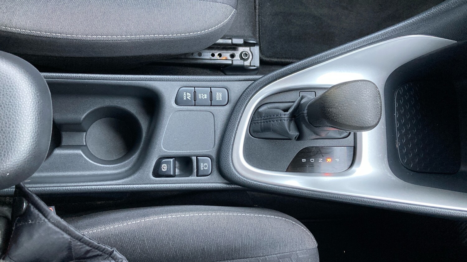 Used Toyota Yaris 2022 for sale - 77528535: Photo 42