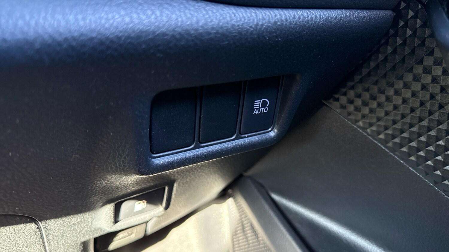 Used Toyota C-HR 2021 for sale - 78078055: Photo 32