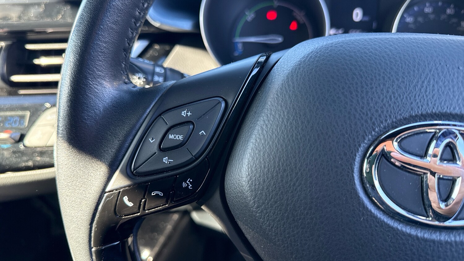 Used Toyota C-HR 2021 for sale - 78078055: Photo 34