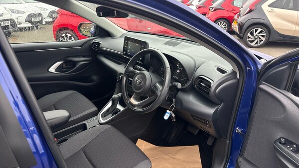 Used Toyota Yaris 2022 for sale - 76127925: Photo 11
