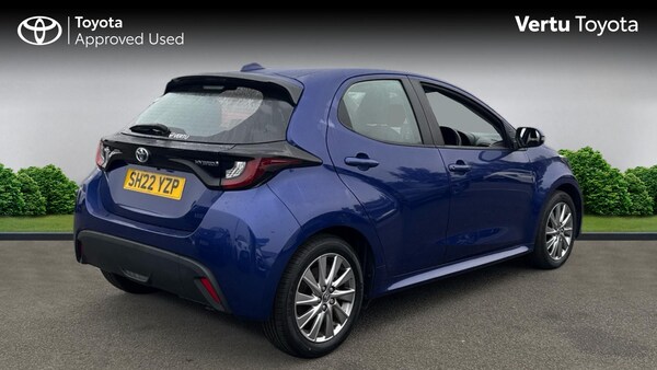 Used Toyota Yaris 2022 for sale - 76127925: Photo 2