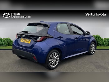 Used Toyota Yaris 2022 for sale - 76127925: Photo 2