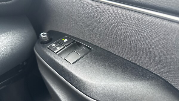 Used Toyota Yaris 2022 for sale - 76127925: Photo 31