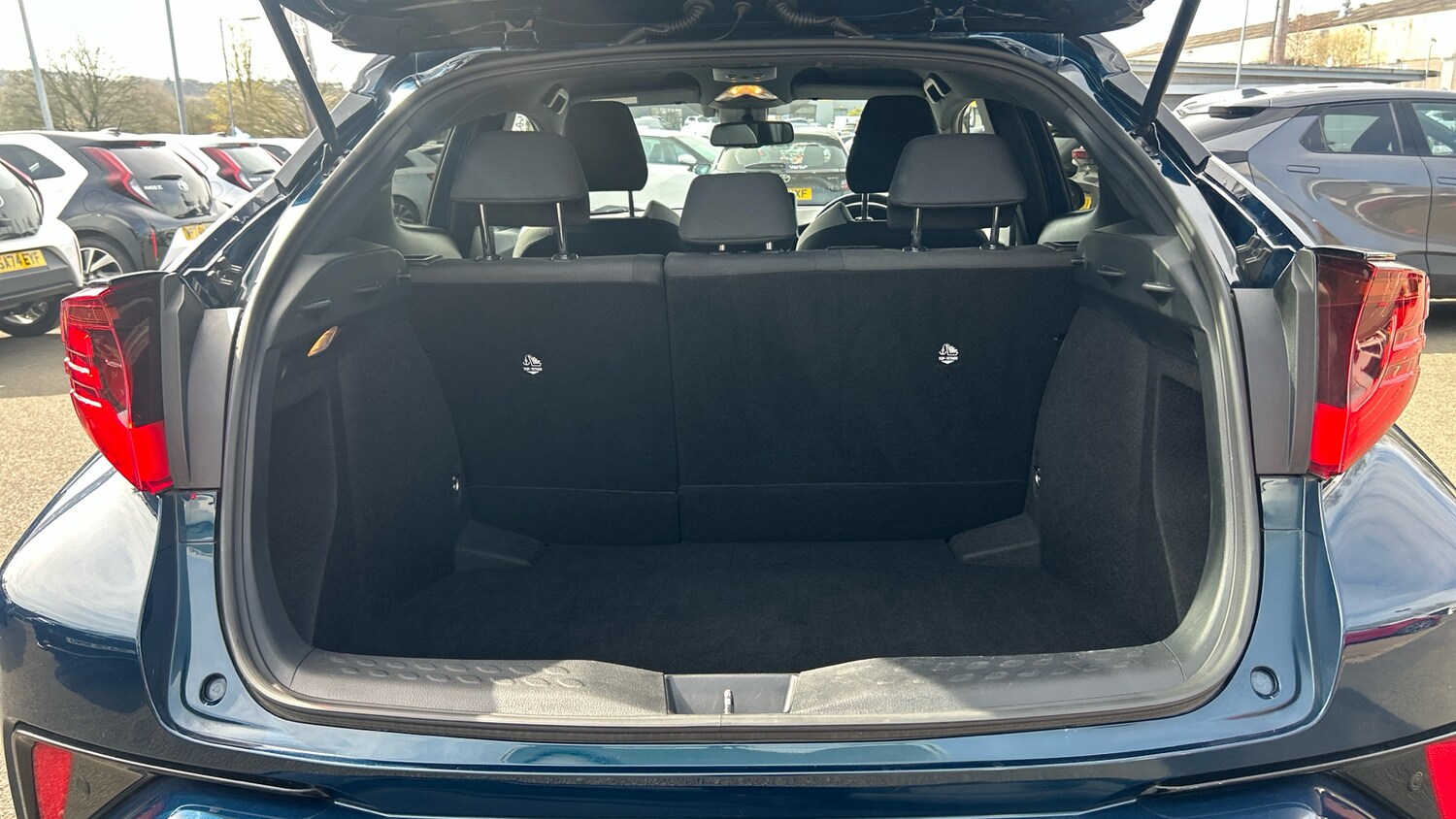 Used Toyota C-HR 2023 for sale - 78162379: Photo 13