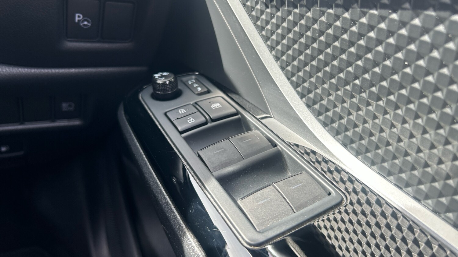 Used Toyota C-HR 2023 for sale - 78162379: Photo 30