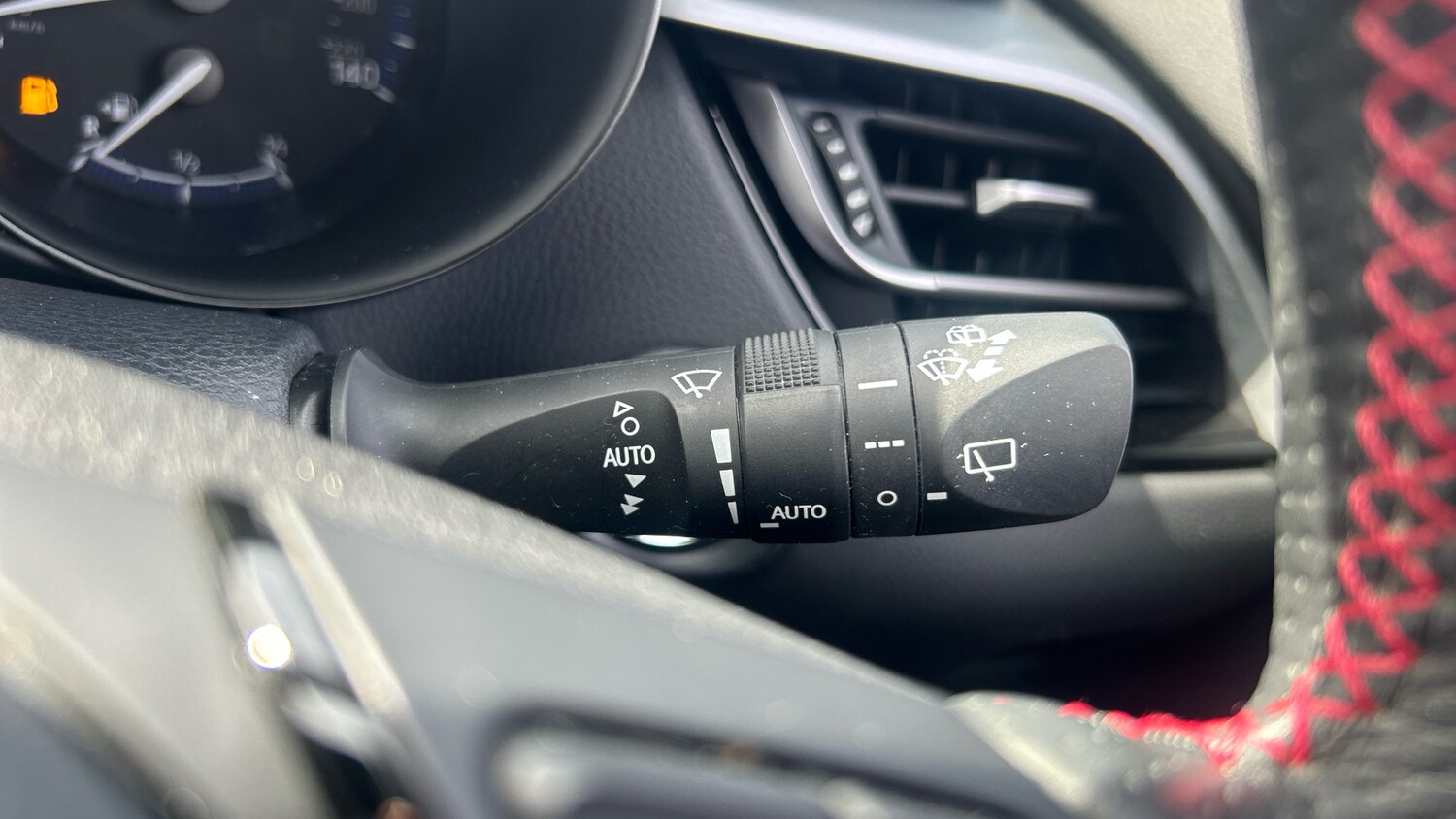 Used Toyota C-HR 2023 for sale - 78162379: Photo 33