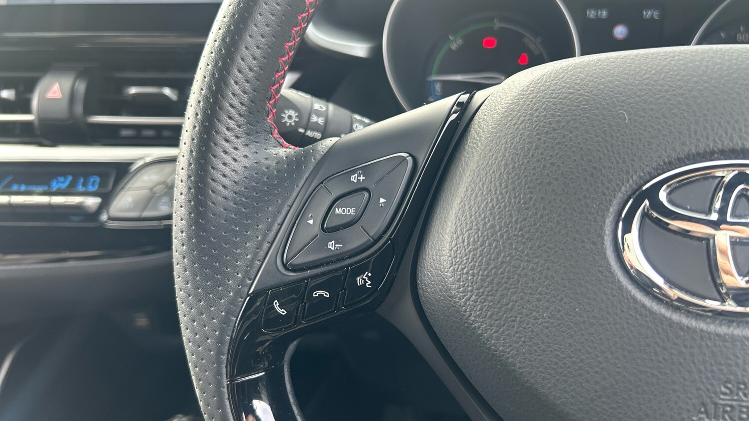 Used Toyota C-HR 2023 for sale - 78162379: Photo 35