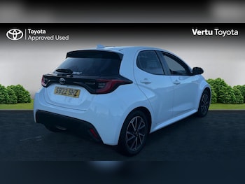 Used Toyota Yaris 2022 for sale - 77125024: Photo