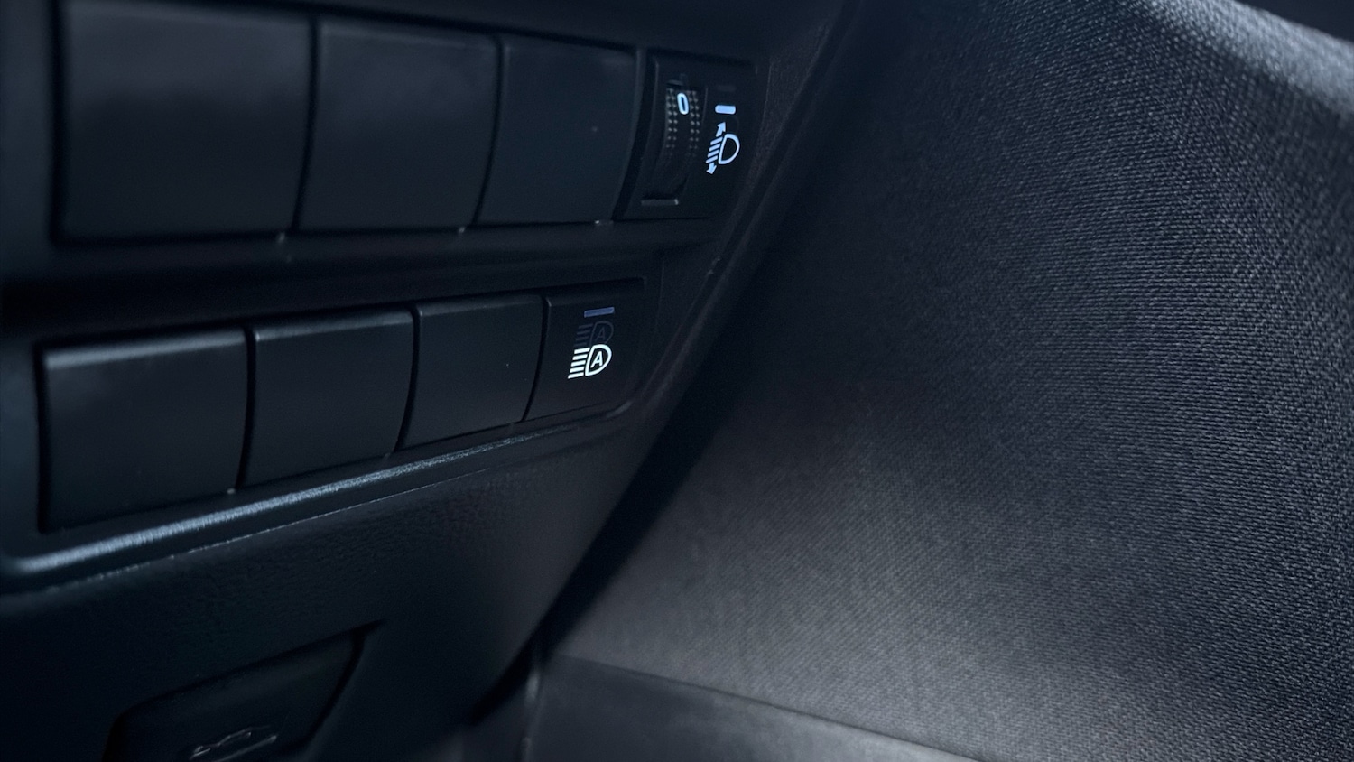 Used Toyota Yaris 2022 for sale - 77125024: Photo 40