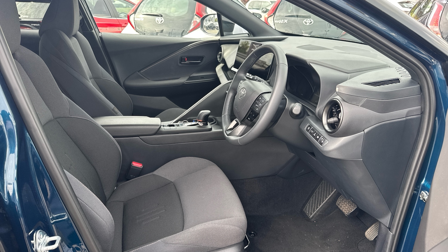 Used Toyota C-HR 2025 for sale - 75931746: Photo 11