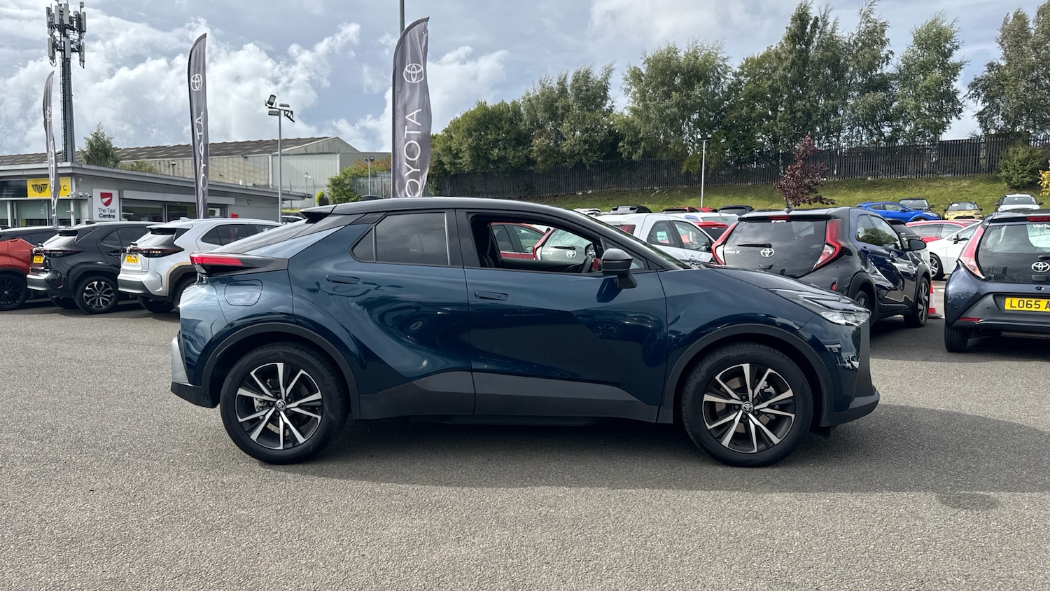 Used Toyota C-HR 2025 for sale - 75931746: Photo 16