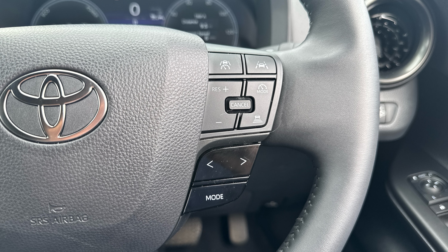 Used Toyota C-HR 2025 for sale - 75931746: Photo 31