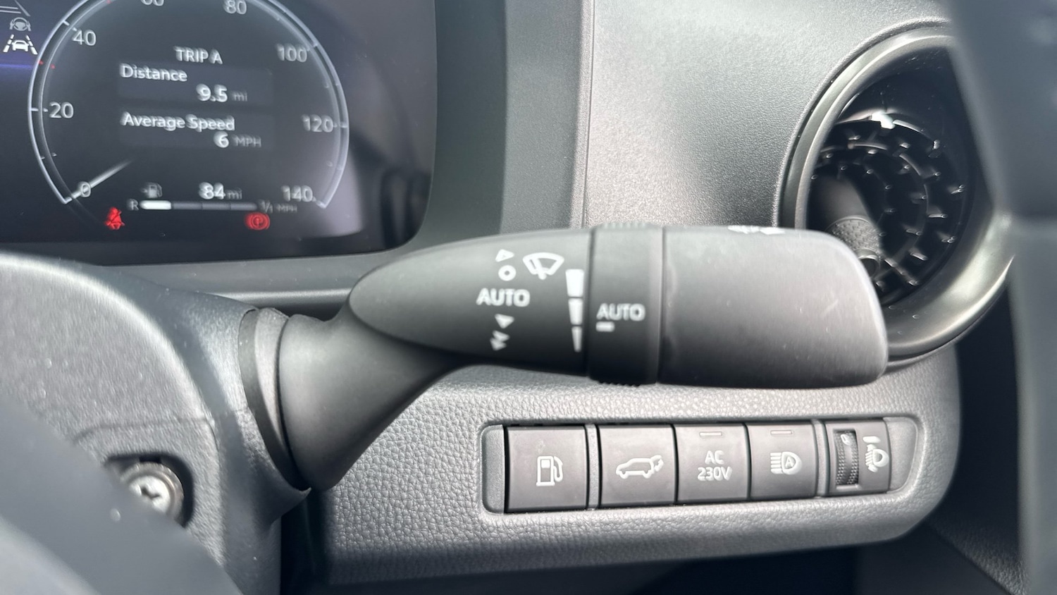 Used Toyota C-HR 2025 for sale - 75931746: Photo 33