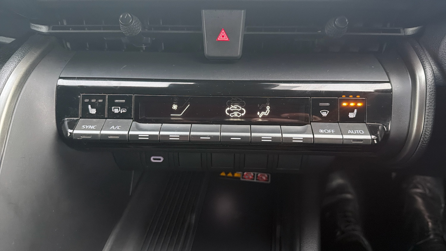 Used Toyota C-HR 2025 for sale - 76706262: Photo 32